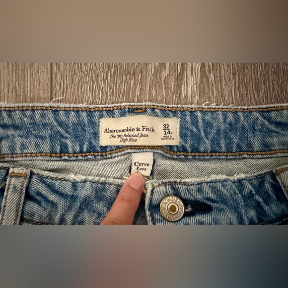 Abercrombie Curve Love Jeans 32 Medium Blue Wash - Picture 3 of 3